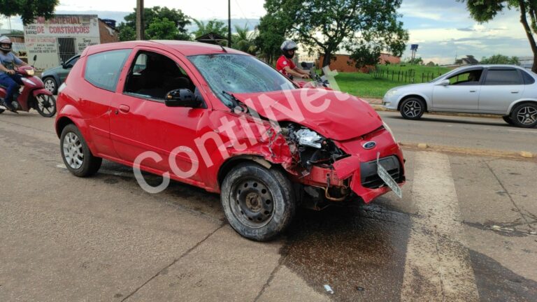 VÍDEO: Motorista não habilitado perde controle do veículo e atropela dois; imagens fortes