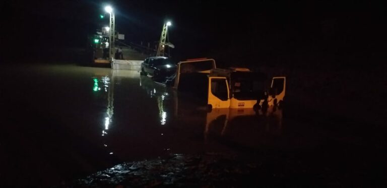 Após carro guincho despencar de balsa em rio, Deracre informa novo trecho de acesso a Rodrigues Alves