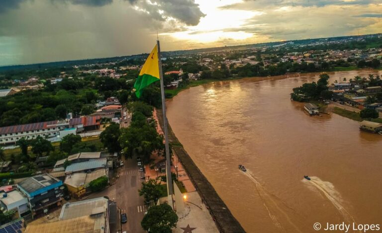 Rocha passa mal, escola nega matrícula a autista, carnaval no AC e outras; veja mais lidas