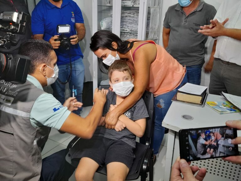 AC está abaixo da média nacional na imunização de crianças contra Covid-19, diz Fiocruz