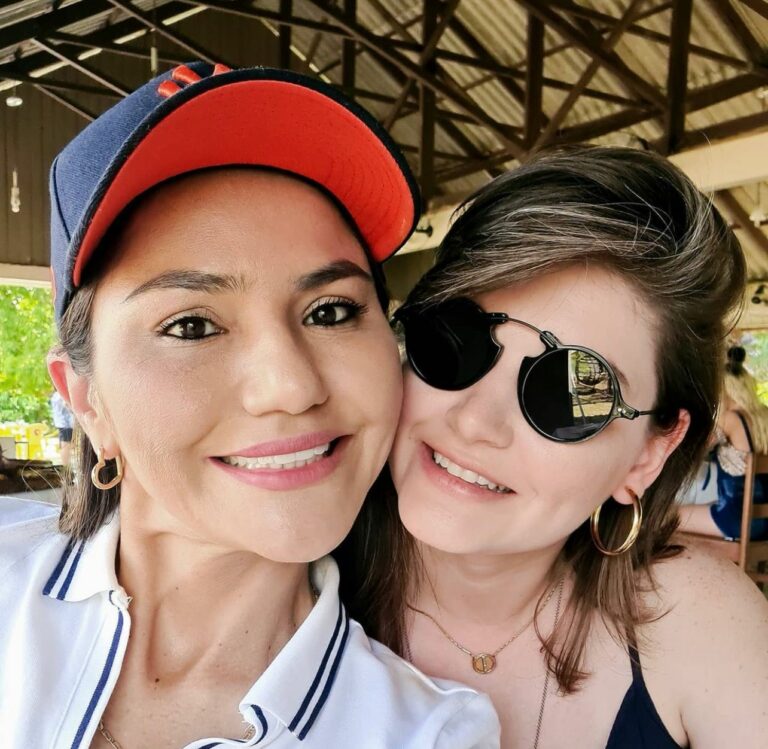 Jéssica Sales se declara para noiva em postagem de aniversário: ‘Te amo para sempre’