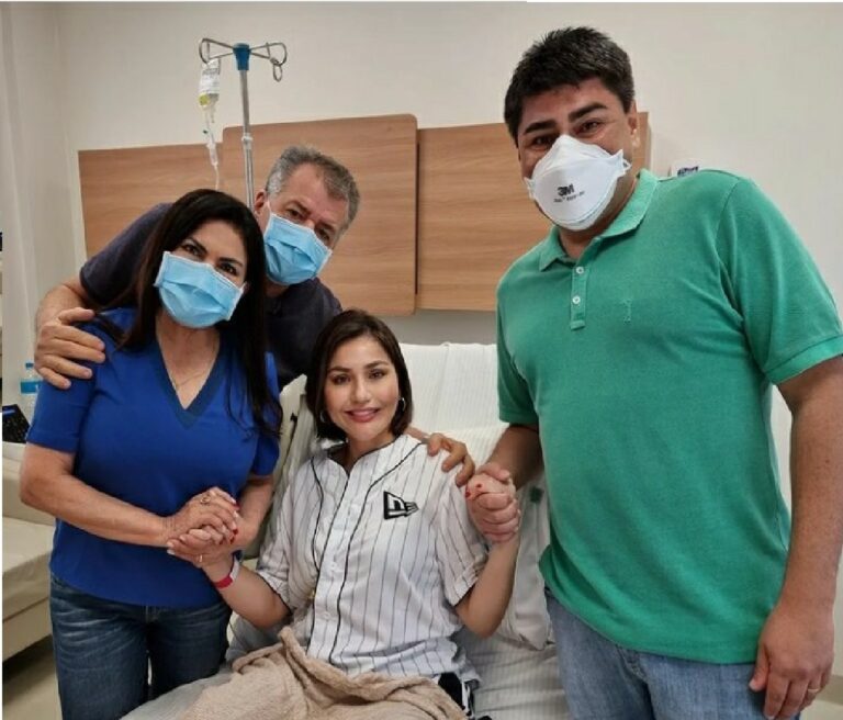 Jéssica Sales realiza terceira sessão de quimioterapia e agradece orações: “Me sentindo bem”