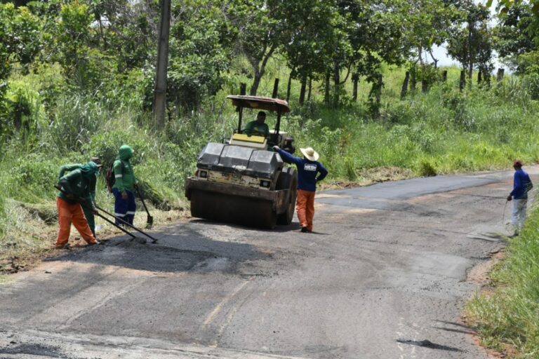Governo avança com operação tapa-buracos na AC-10, em Porto Acre