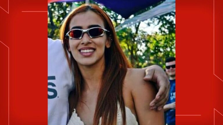 Jovem de 23 anos sofre ferimentos graves no rosto após ser atacada por pitbull