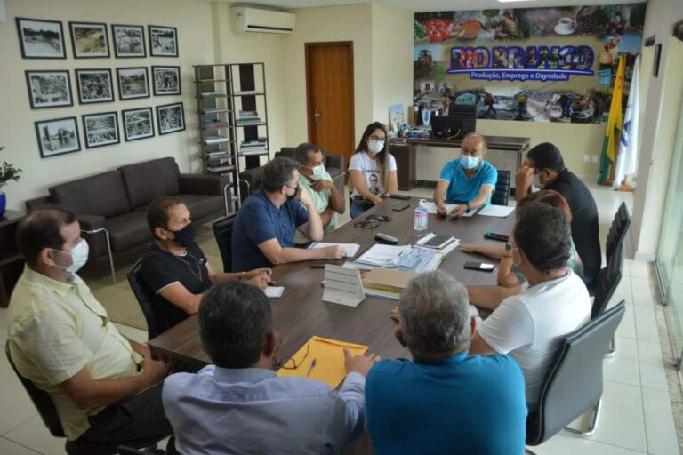 Transporte público e saúde fazem Bocalom convocar reunião de emergência com secretários