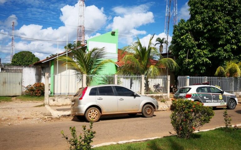 Ex-policial civil é condenado a mais de 4 anos de prisão por furtos de armas em delegacia no interior do Acre