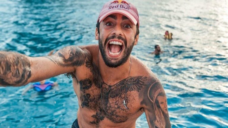 Vídeo: Scooby se descuida e mostra seu “scoobynho” durante o banho no BBB22