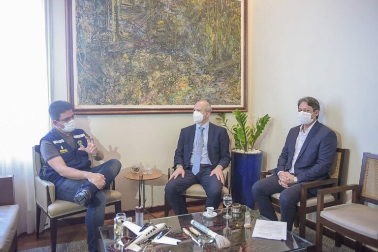 Ao novo procurador-geral de Justiça, Cameli reforça defesa do Estado Democrático de Direito