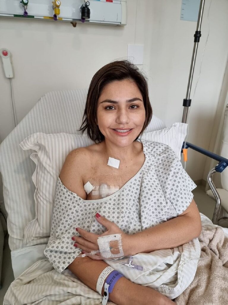 Jéssica Sales, em tratamento de câncer em São Paulo, passa pela primeira cirurgia