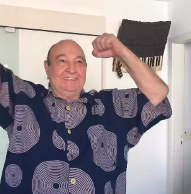 ‘Vencemos a covid’: João Donato comemora teste negativo dançando em vídeo nas redes sociais