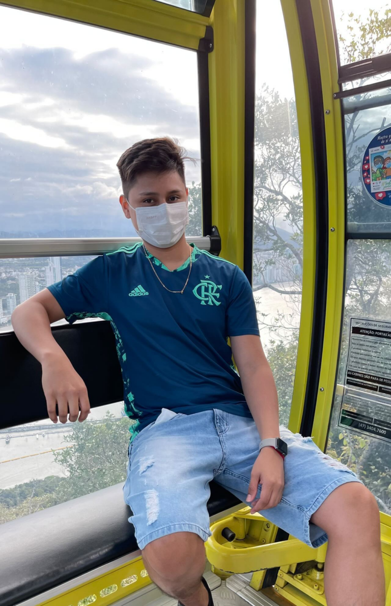Jovem que saiu do AC para passar réveillon no RJ é vítima de arrastão: “Levei duas facadas”