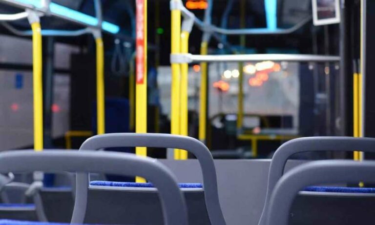 Menina de 13 anos é abusada sexualmente dentro de ônibus