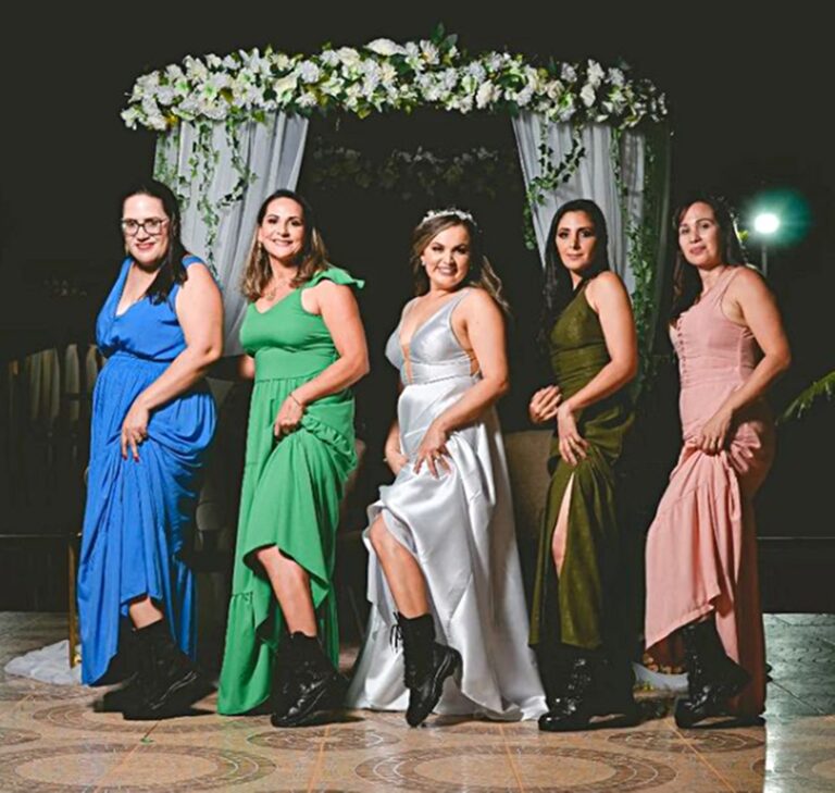 Sargento da PM casa e usa coturno com as colegas em cerimônia no AC: “Nem toda princesa usa salto”