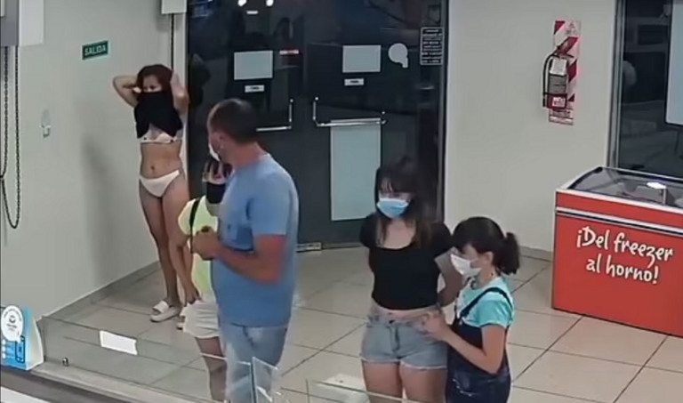 Vídeo: mulher usa vestido como máscara para entrar em sorveteria e viraliza