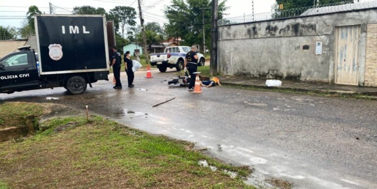Motoqueiro sem capacete bate em muro e morre em Cruzeiro do Sul