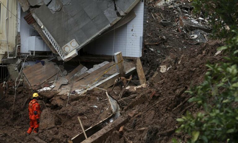 Após comemorar primeiro dia de aula de filhos, mãe e crianças morrem em Petrópolis