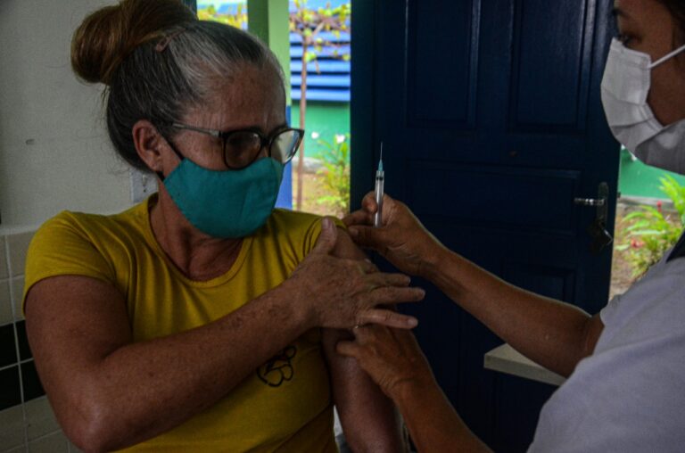 Mais de 500 doses contra a covid-19 foram aplicadas na Cidade do Povo