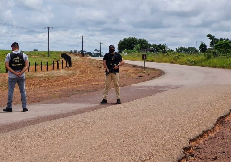 Polícias Civil e Federal interceptam veículo e apreendem 2 quilos de maconha em rodovia no interior