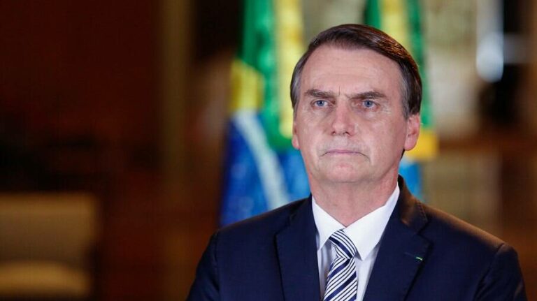 Bolsonaro diz sofrer “perseguição implacável” por Alexandre de Moraes
