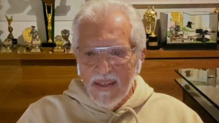 Carlos Alberto desaba no choro e fala sobre sua fortuna e morte da filha