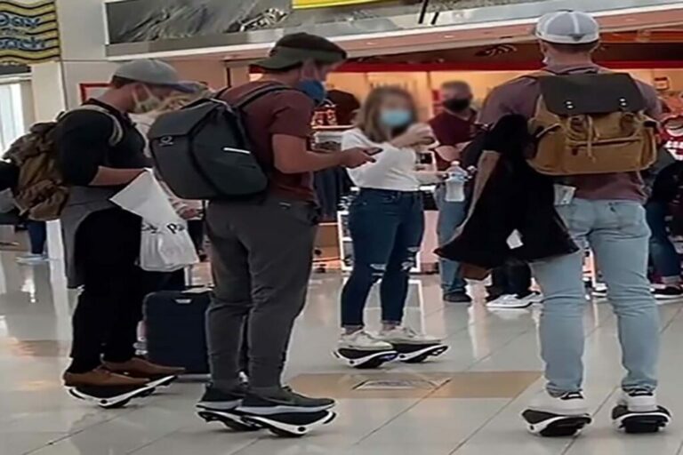 Família vira febre em rede social ao usar tênis futuristas em aeroporto americano