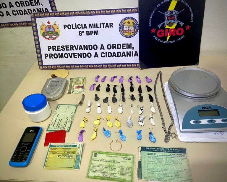 8° BPM apreende entorpecente e recupera objetos subtraídos do roubo