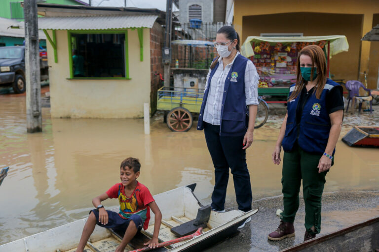 Governo presta auxílio aos municípios durante enchente