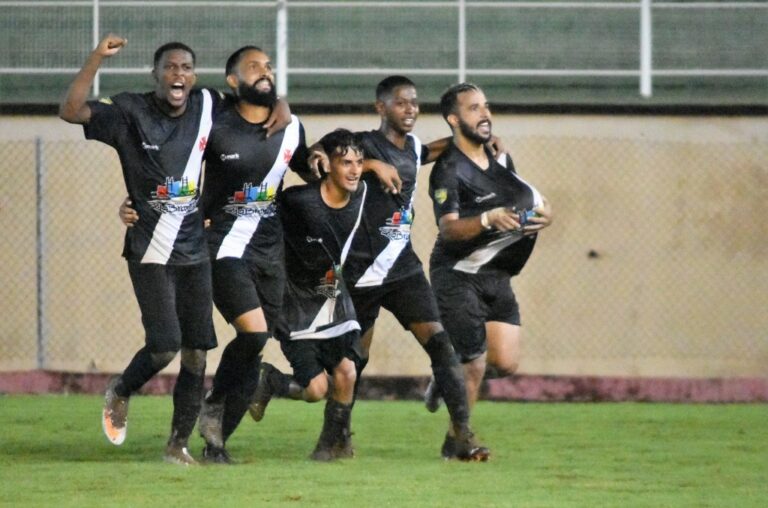 Com gol de pênalti, Vasco supera o Náuas na estreia do estadual