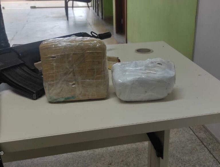 Homem de 24 anos é preso com mais de 2 quilos de maconha e cocaína na BR-317