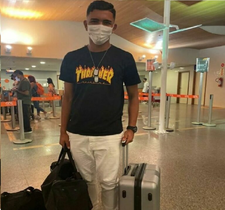 Destaque da Copinha em 2022, goleiro Tomate viaja ao Rio para assinar com Botafogo