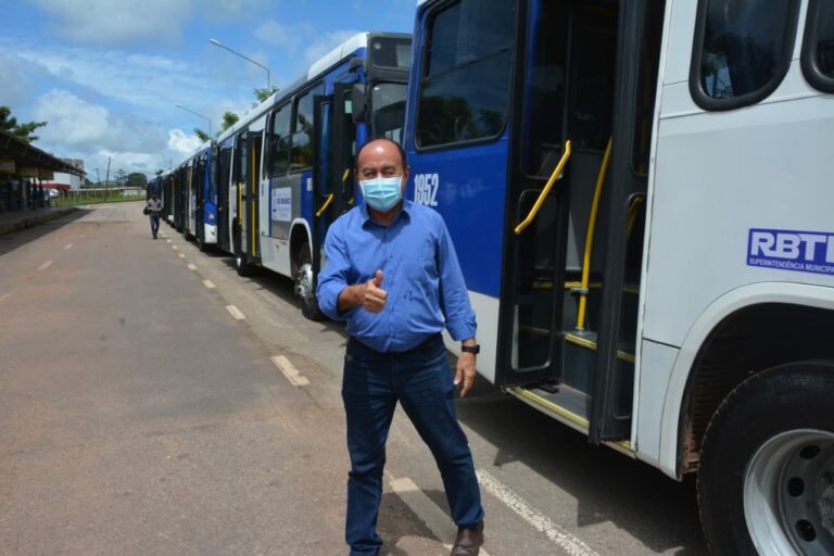 Com internet e ar-condicionado, ônibus que começam a circular neste domingo na Capital são apresentados