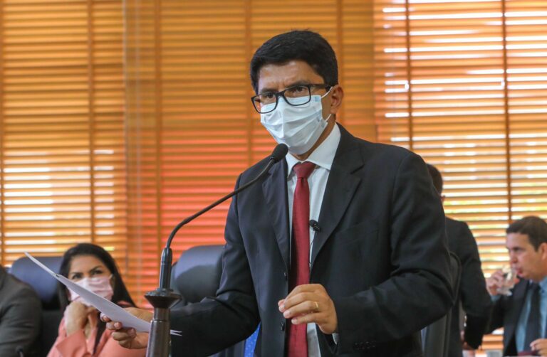 Jenilson pede que governador resolva urgentemente reajuste de servidores e “não crie mais expectativas do que já foram criadas”