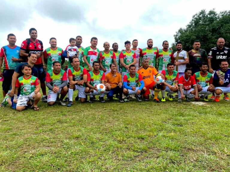 Professor de Tarauacá cria grupo de futebol com homens acima dos 40 anos para viajar pelo Estado