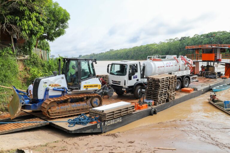 Balsa chega com patrulha mecanizada a Marechal Thaumaturgo