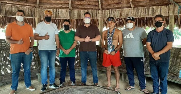 Alan Rick garante recurso para instalação de laboratório na unidade de saúde da aldeia Puyanawa