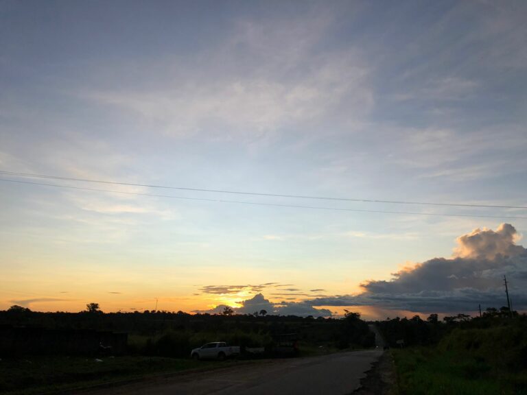 Fim de tarde na BR-364