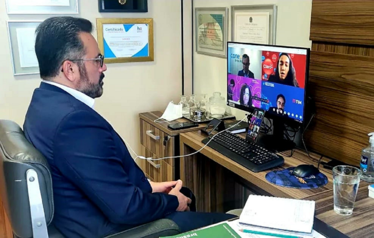 Alan Rick cobra qualidade nos serviços de telefonia e internet para o Acre