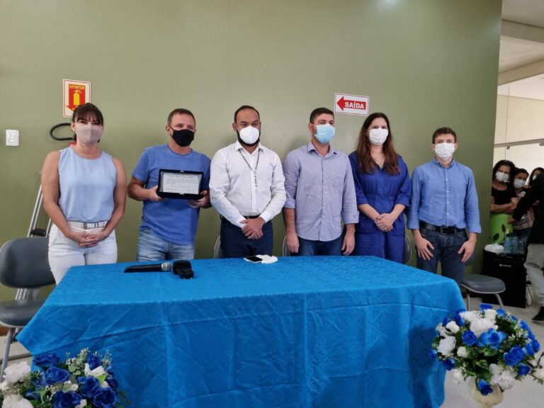 Bittar emociona-se ao destinar R$ 10 milhões à Fundhacre e é homenageado