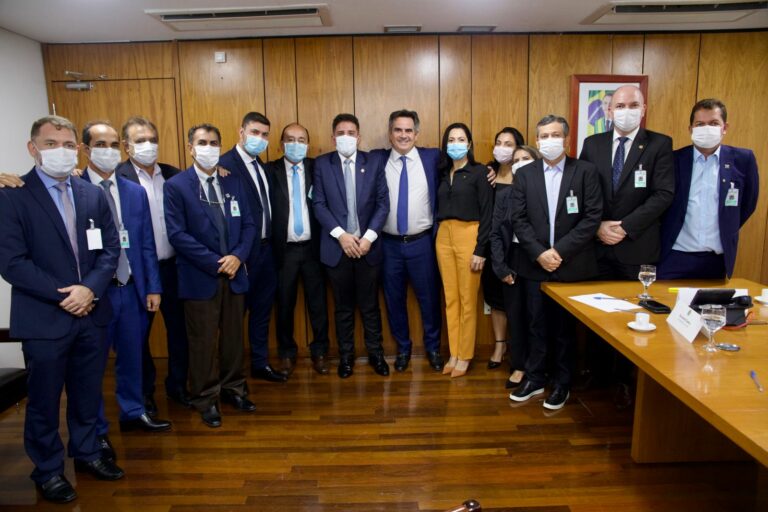 Com comitiva, Nicolau relata a ministro situação crítica da BR-364 e pede recursos para recuperação