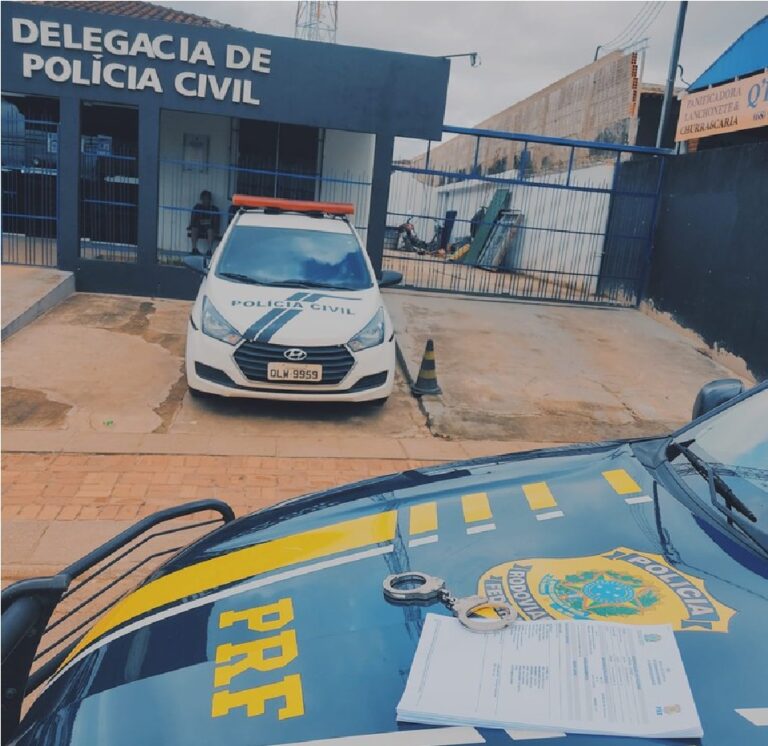PRF prende homem foragido da Justiça no interior do AC