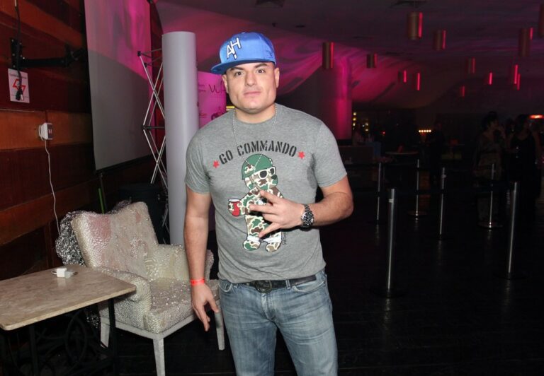 Justiça decreta prisão de humorista Carlinhos Mendigo por dívida de mais de R$ 90 mil de pensão alimentícia