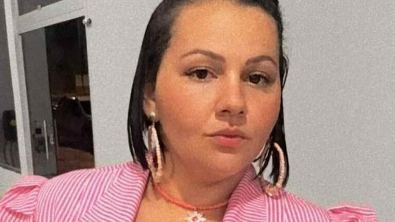 Homem confessa ter matado namorada com 10 facadas ao enviar áudio para amigos, diz polícia