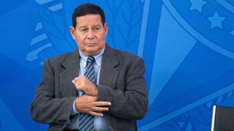 Mourão sobre militares não aceitarem Lula: “Totalmente desproposital”