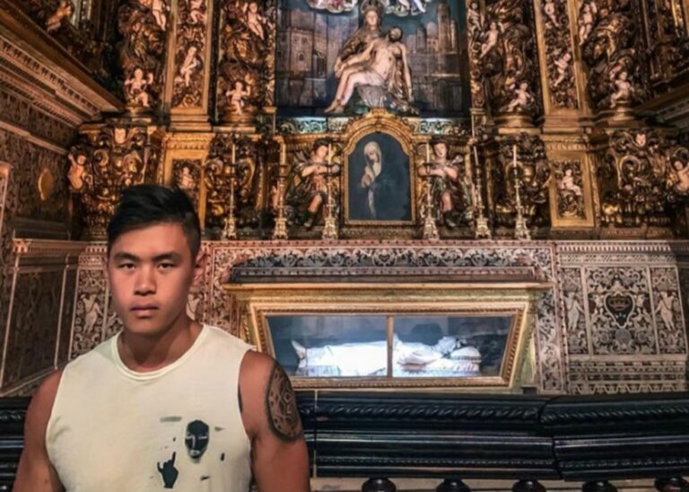 Artista indonésio suspeito de comprar mão e placenta de professor universitário é identificado