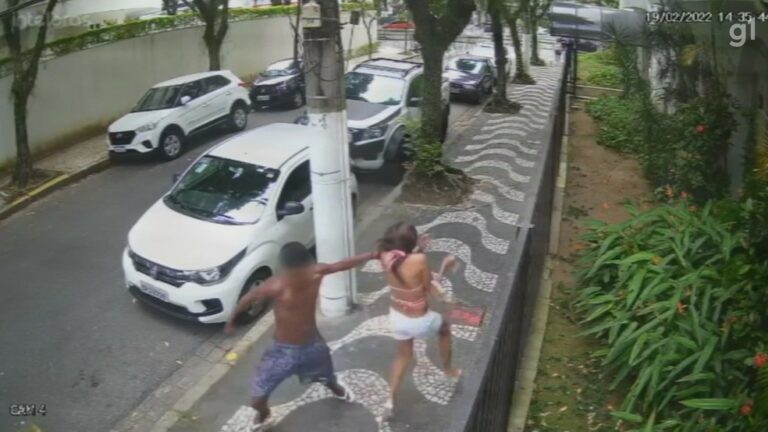 Mulher tenta fugir de assalto e é derrubada após levar soco de bandido; VÍDEO