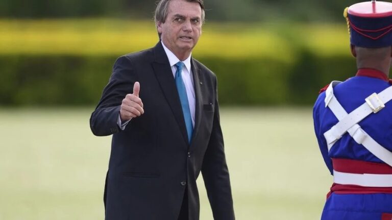 Em vídeo, Bolsonaro reage sobre acordo do WhatsApp com TSE: “Não será cumprido”
