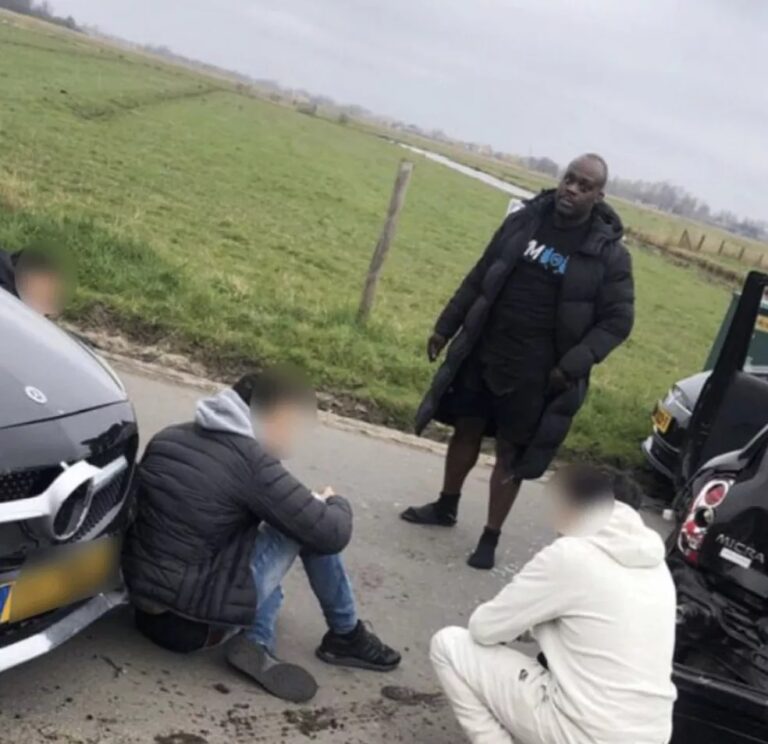 Lutador impede assalto após perseguir e imobilizar três ladrões