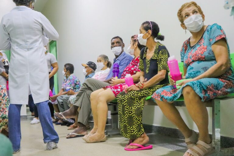 Fundhacre realiza moldagem de próteses dentárias para residentes do Lar Vicentino