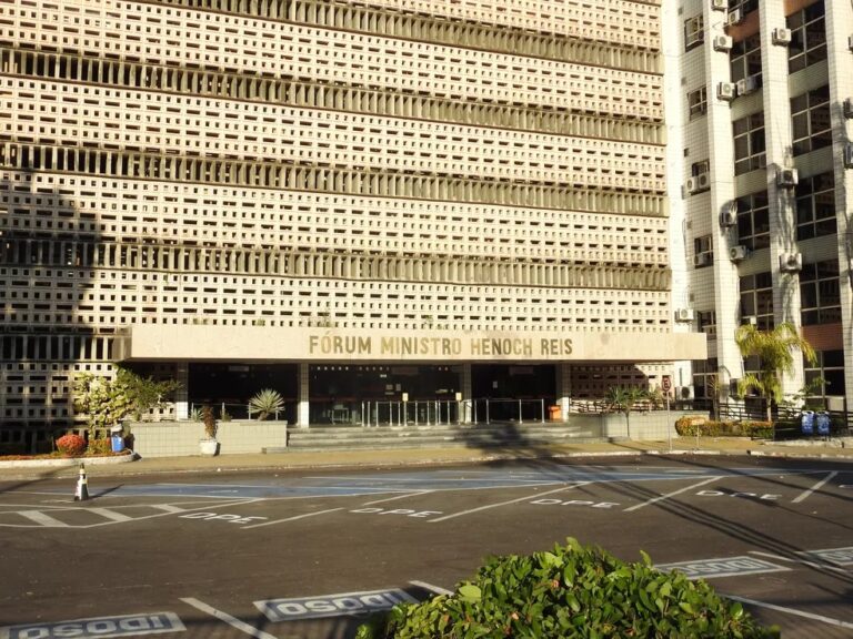 Homem é condenado a 19 anos de prisão após matar outro com golpe de um vaso sanitário