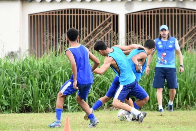 Futebol: Galo e Estrelão fazem projeção para clássico de domingo, às 17h
